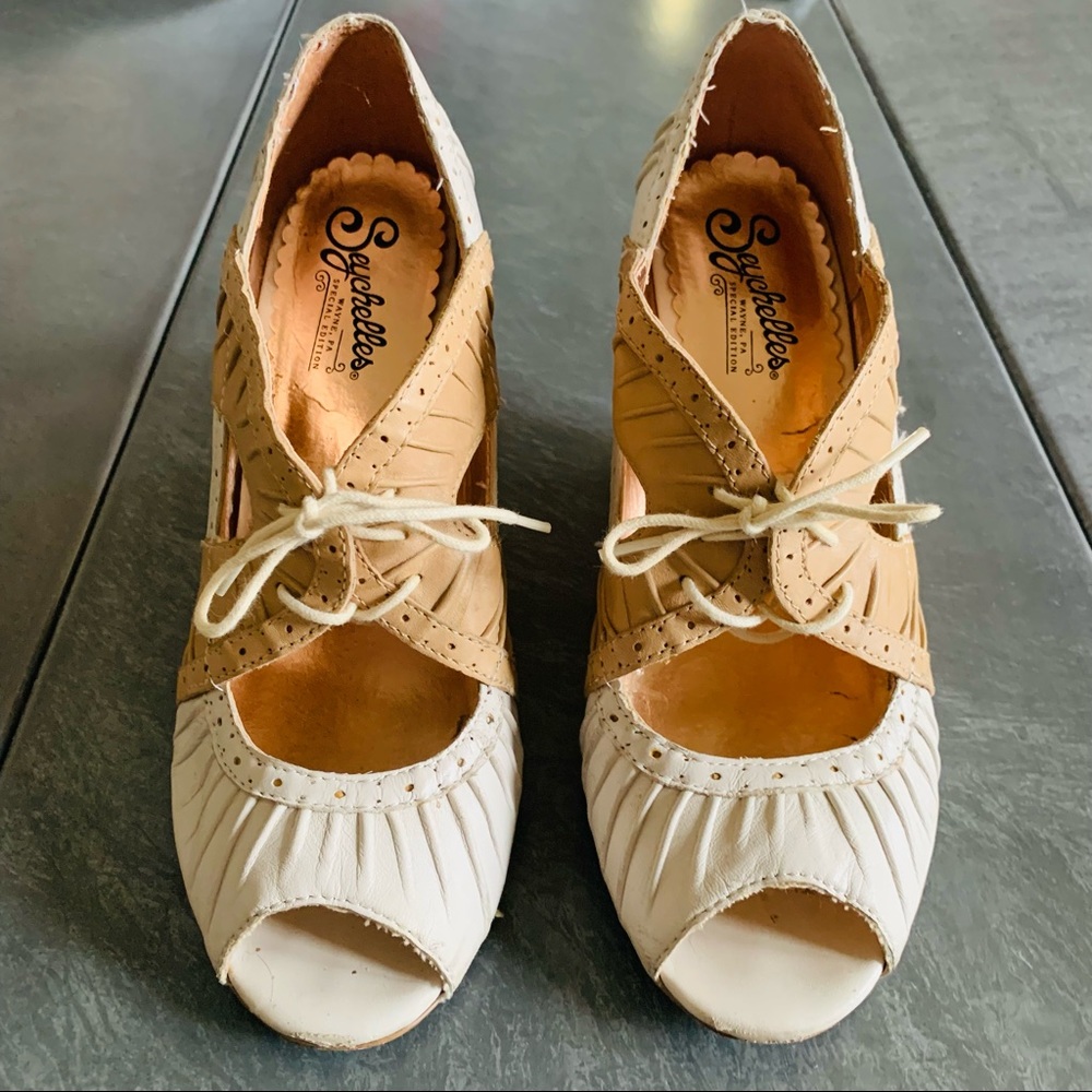 Anthropologie x Seychelles White and tan leather wedges - Seychelles